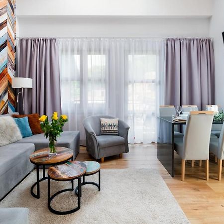 Hello Apartamenty - Wiking Przy Wyciagu Narciarskim カルパッチ エクステリア 写真
