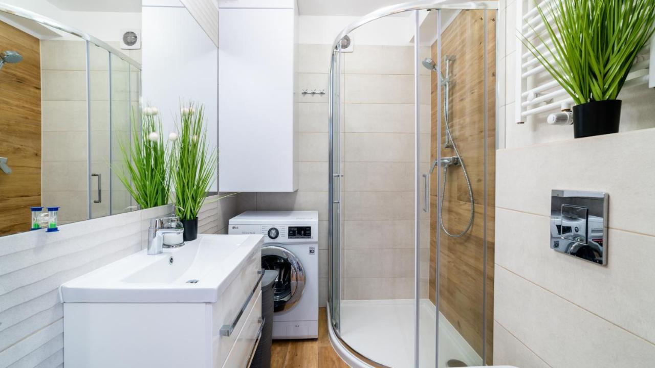 Hello Apartamenty - Wiking Przy Wyciagu Narciarskim カルパッチ エクステリア 写真