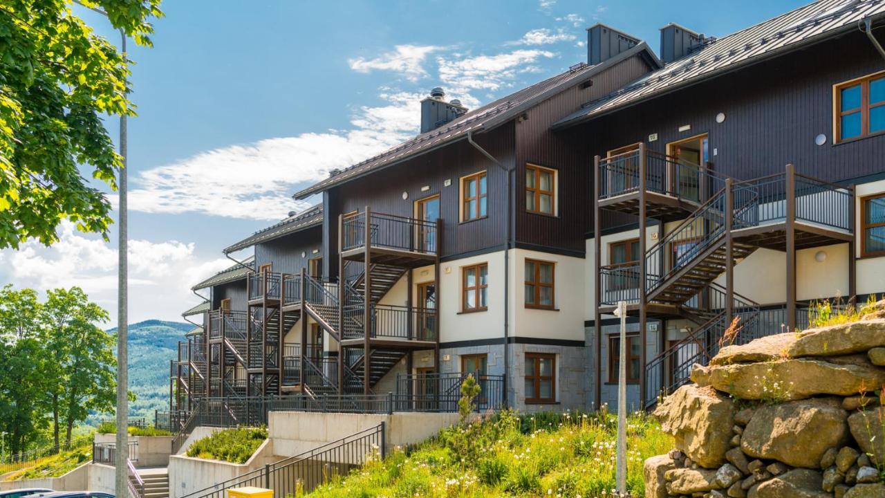 Hello Apartamenty - Wiking Przy Wyciagu Narciarskim カルパッチ エクステリア 写真